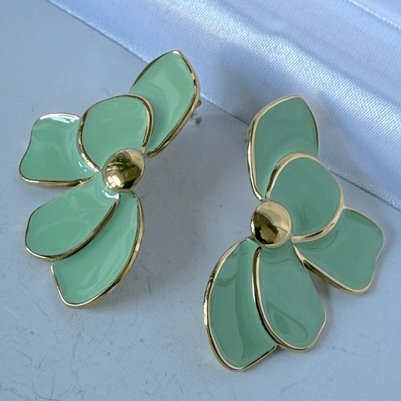 Fashion Jewelry Pink and Gold Blossom Earrings - Picture 6 of 9